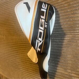 Callaway Rogue ST Driver Headcover Preowned Condition GREAT